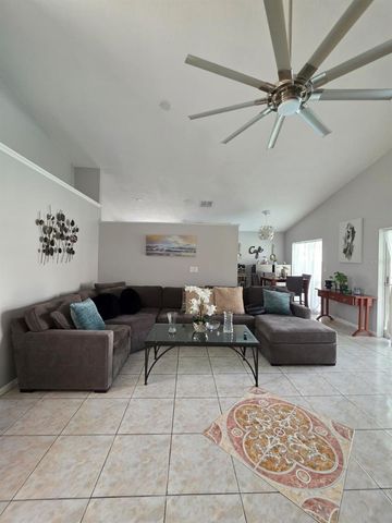 763 COUNTRY WOODS CIRCLE, Kissimmee, FL 34744