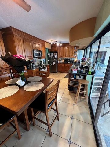 1881 NW 36th St, Oakland Park, FL 33309