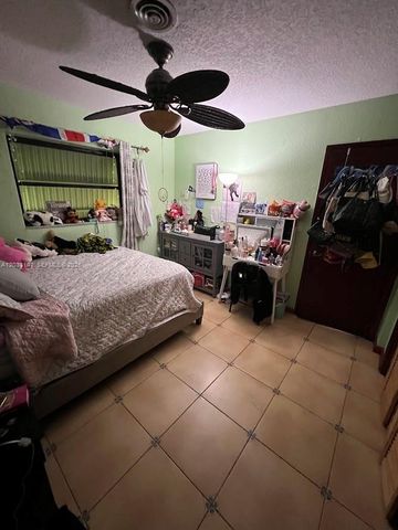 1881 NW 36th St, Oakland Park, FL 33309