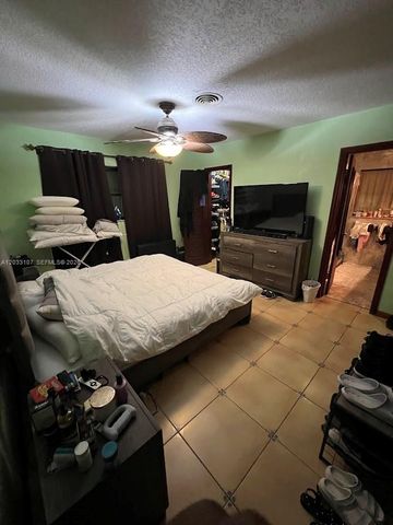 1881 NW 36th St, Oakland Park, FL 33309
