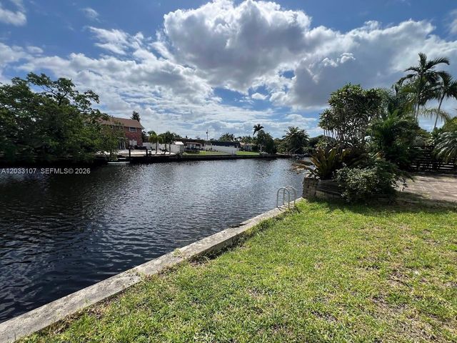 1881 NW 36th St, Oakland Park, FL 33309