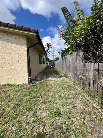 1881 NW 36th St, Oakland Park, FL 33309