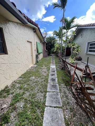 1881 NW 36th St, Oakland Park, FL 33309