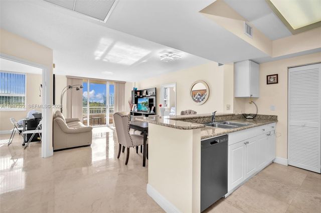 19501 W Country Club Drive 505, Aventura, FL 33180
