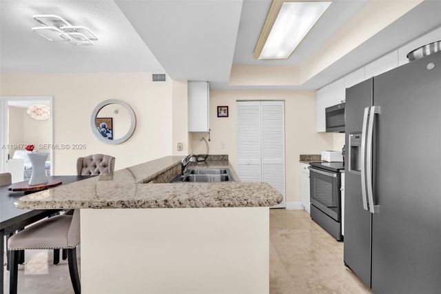 19501 W Country Club Drive 505, Aventura, FL 33180