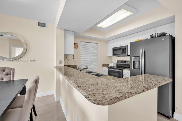 19501 W Country Club Drive 505, Aventura, FL 33180