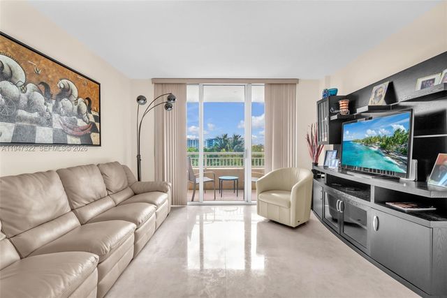 19501 W Country Club Drive 505, Aventura, FL 33180