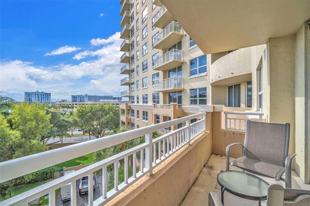 19501 W Country Club Drive 505, Aventura, FL 33180