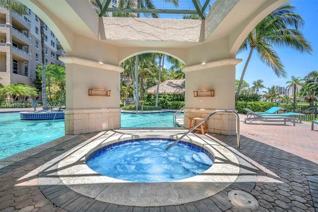 19501 W Country Club Drive 505, Aventura, FL 33180
