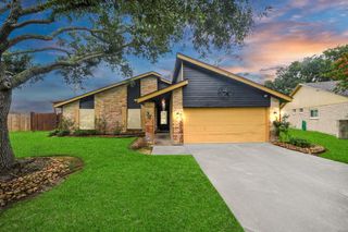37 Wagon Lane Loop, Angleton, TX 77515