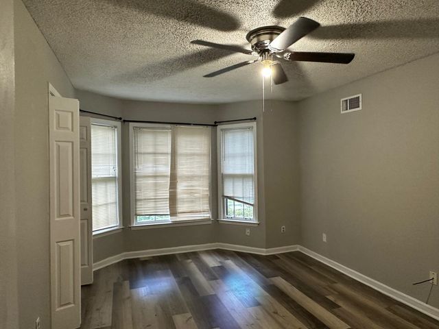 8588 KETTERING DR, Memphis, TN 38016