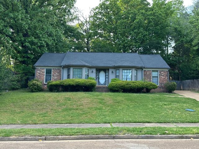 8588 KETTERING DR, Memphis, TN 38016