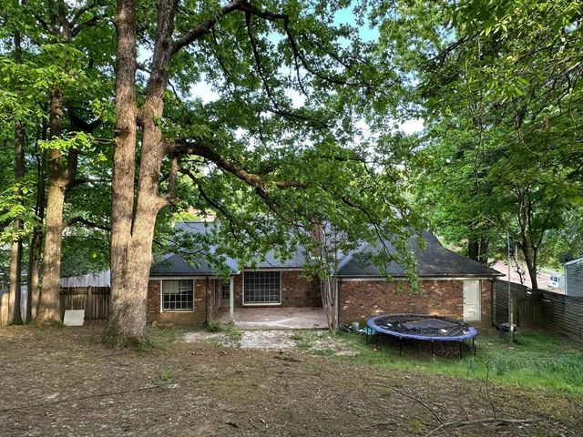 8588 KETTERING DR, Memphis, TN 38016