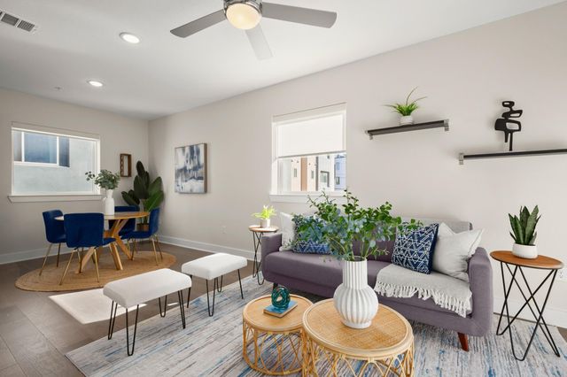 2827 Manor RD 3105, Austin, TX 78722