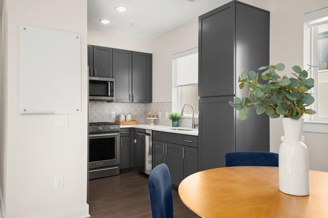2827 Manor RD 3105, Austin, TX 78722