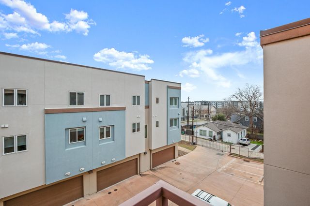 2827 Manor RD 3105, Austin, TX 78722