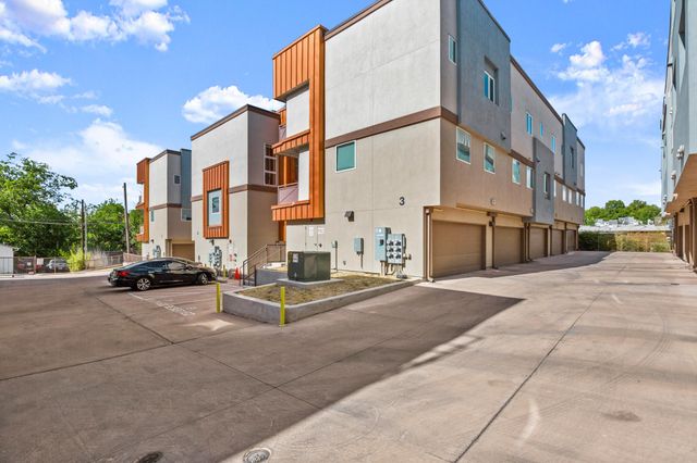 2827 Manor RD 3105, Austin, TX 78722