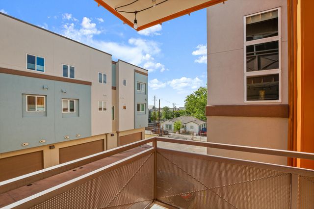 2827 Manor RD 3105, Austin, TX 78722