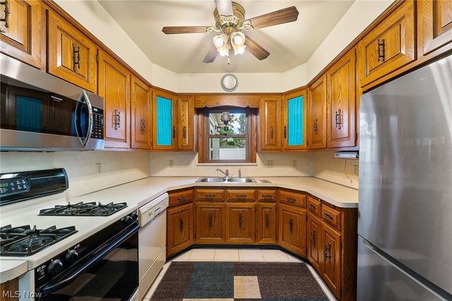 1827 Brockton Drive, Austintown, OH 44511