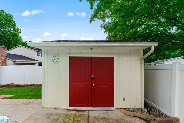 1827 Brockton Drive, Austintown, OH 44511