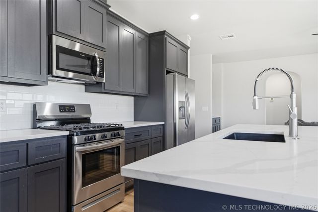 5917 E 126th Place S, Tulsa, OK 74008