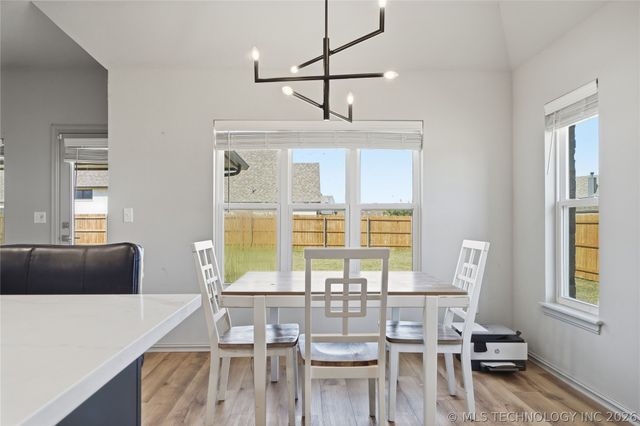 5917 E 126th Place S, Tulsa, OK 74008