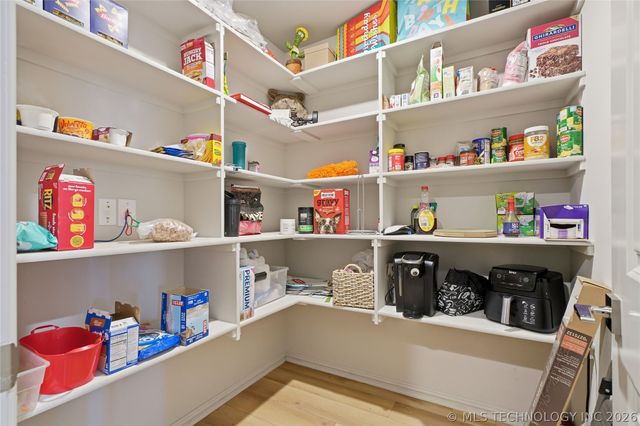 5917 E 126th Place S, Tulsa, OK 74008