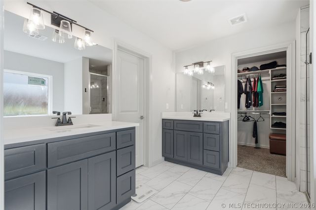 5917 E 126th Place S, Tulsa, OK 74008