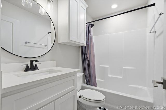 5917 E 126th Place S, Tulsa, OK 74008