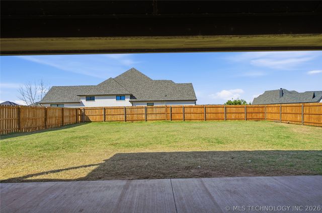 5917 E 126th Place S, Tulsa, OK 74008