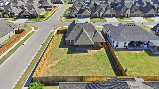 5917 E 126th Place S, Tulsa, OK 74008