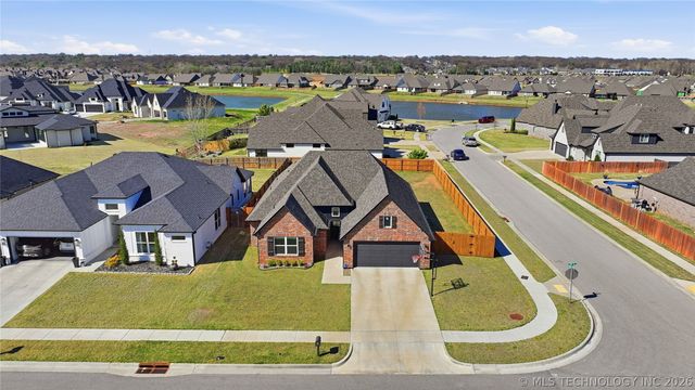 5917 E 126th Place S, Tulsa, OK 74008