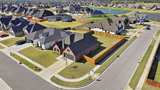 5917 E 126th Place S, Tulsa, OK 74008