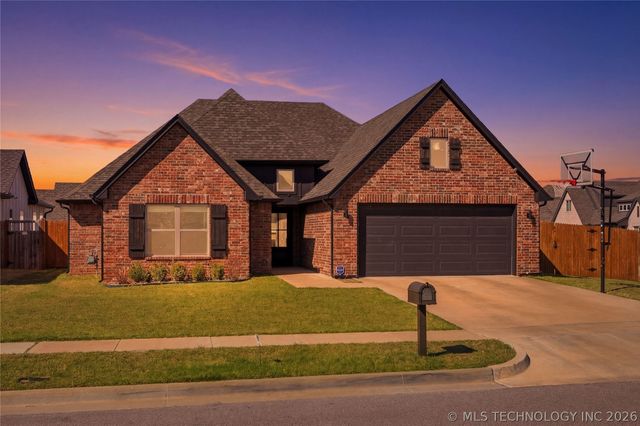 5917 E 126th Place S, Tulsa, OK 74008