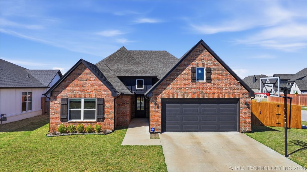 5917 E 126th Place S, Tulsa, OK 74008