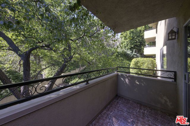 6748 Hillpark Drive 308, Los Angeles, CA 90068