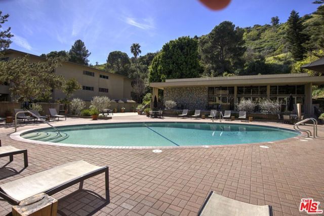 6748 Hillpark Drive 308, Los Angeles, CA 90068