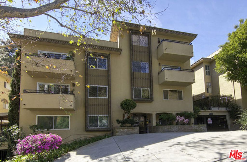 6748 Hillpark Drive 308, Los Angeles, CA 90068