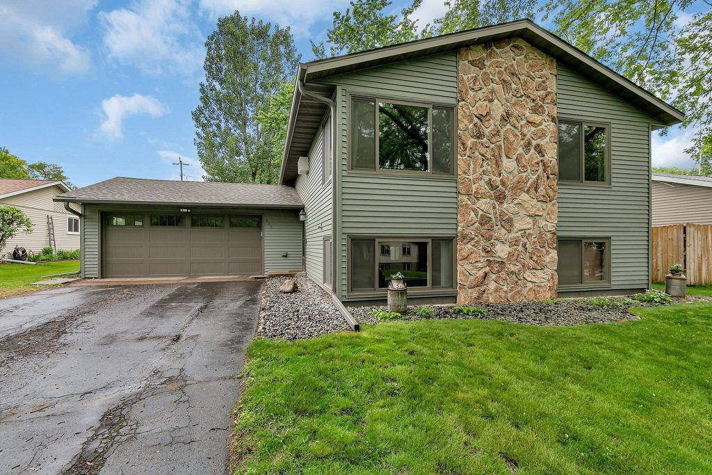 806 3rd Avenue NE, Sartell, MN 56377