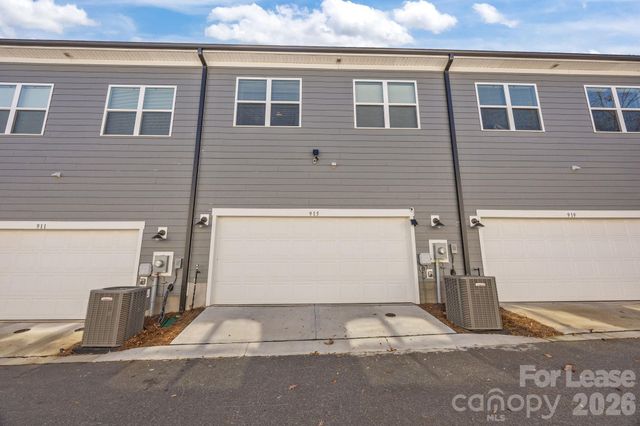 915 Kinsey Alley, Charlotte, NC 28217