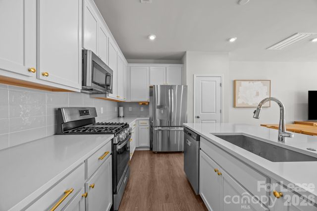 915 Kinsey Alley, Charlotte, NC 28217