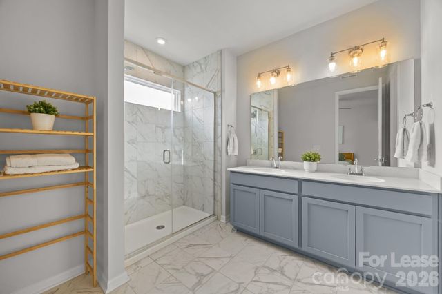 915 Kinsey Alley, Charlotte, NC 28217