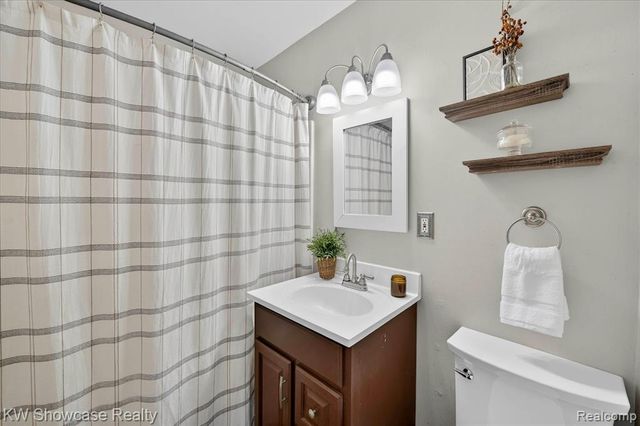 901 N Hix Road, Westland, MI 48185