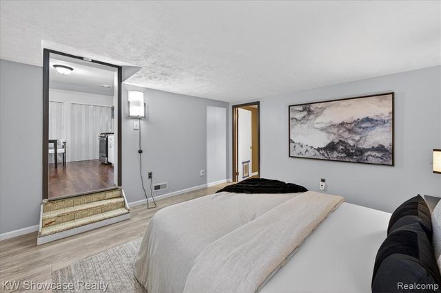 901 N Hix Road, Westland, MI 48185