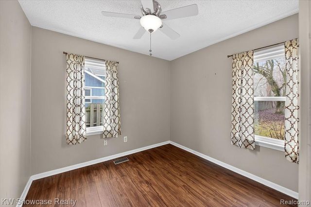 901 N Hix Road, Westland, MI 48185