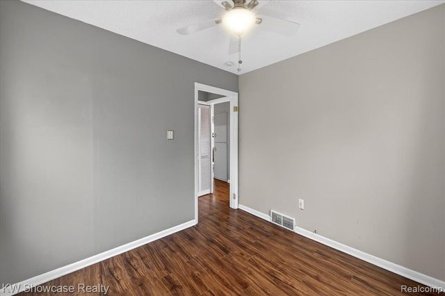 901 N Hix Road, Westland, MI 48185