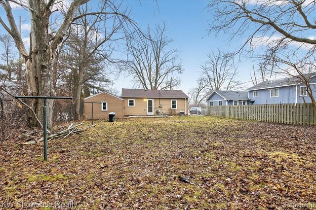 901 N Hix Road, Westland, MI 48185