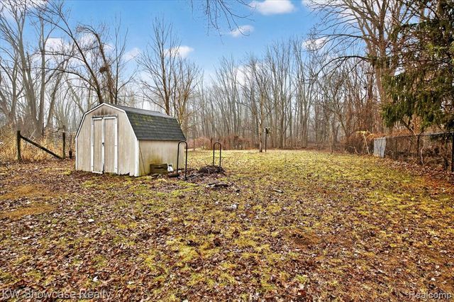 901 N Hix Road, Westland, MI 48185