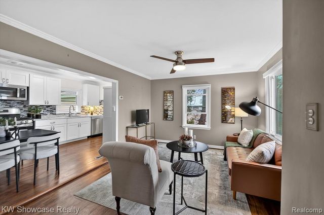 901 N Hix Road, Westland, MI 48185