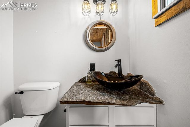 11 Macnaughton Road, Pueblo, CO 81001